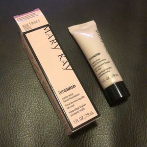 Mary Kay Matte-Wear Liquid Foundation - Beige 5